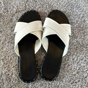 Wild Diva White and Black Slide Sandals size 7